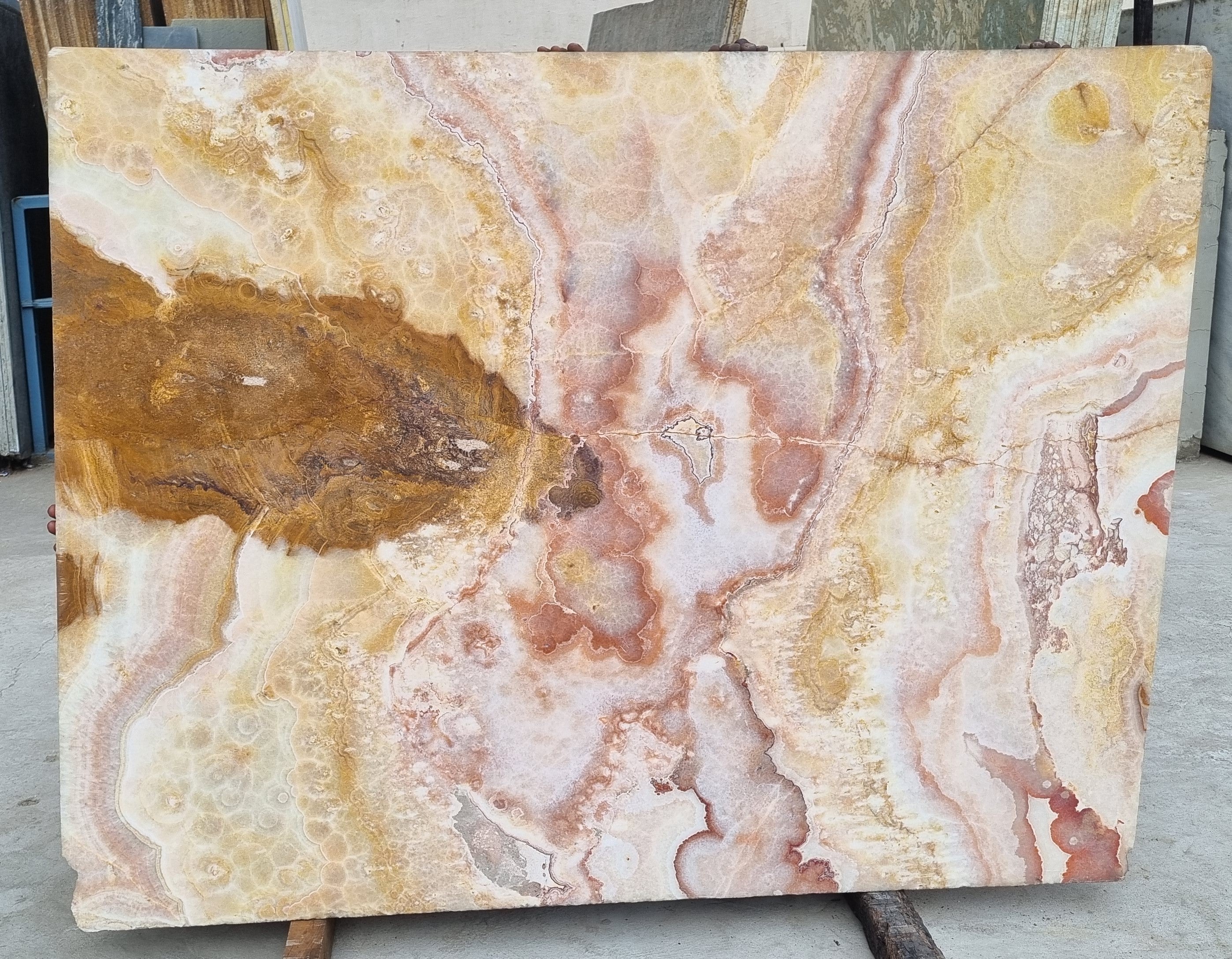 Golden Rhapsody Onyx – MAMTA MARBLES